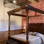 Le Logis D'equilly Bed & Breakfast 3*
