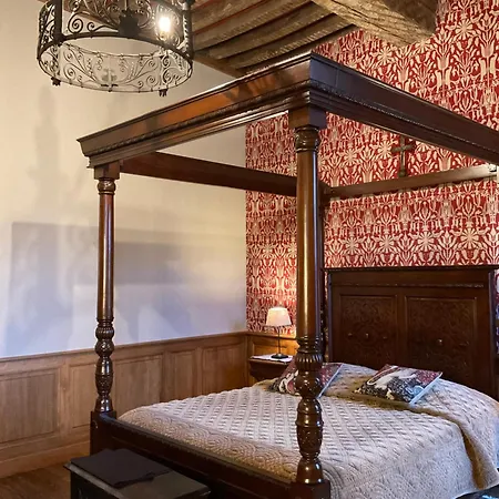 Le Logis D'equilly B&B *