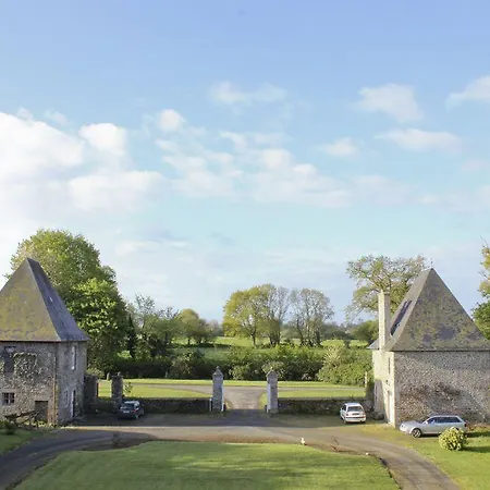 Le Logis D'equilly 3*