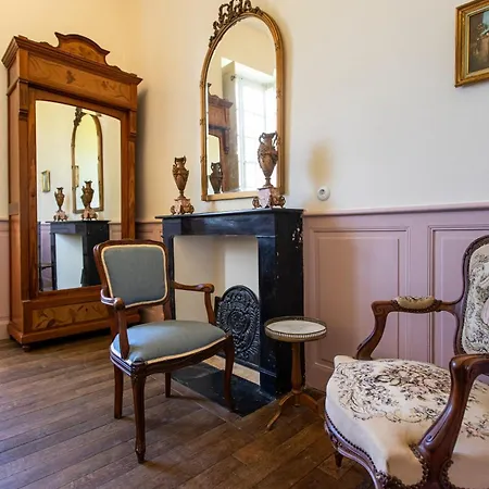 Le Logis D'equilly Bed & Breakfast 3*