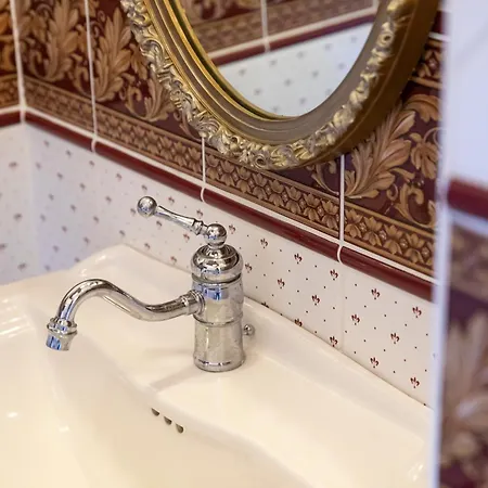 Le Logis D'equilly Bed & Breakfast 3*