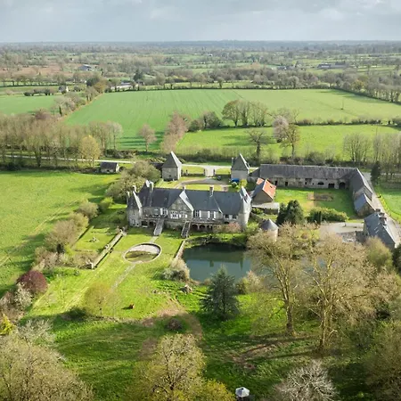 Le Logis D'equilly Bed & Breakfast 3*